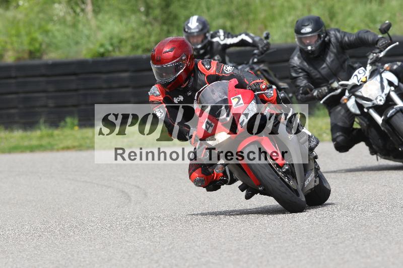 /Archiv-2025/10 23.04.2025 Cornu Master School ADR/rot-rouge/42